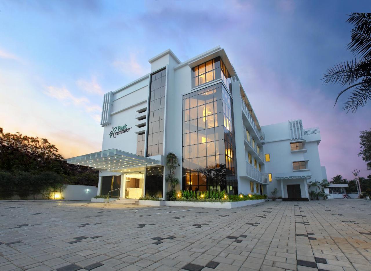 Park Residency Adoor Ξενοδοχείο Adur Εξωτερικό φωτογραφία